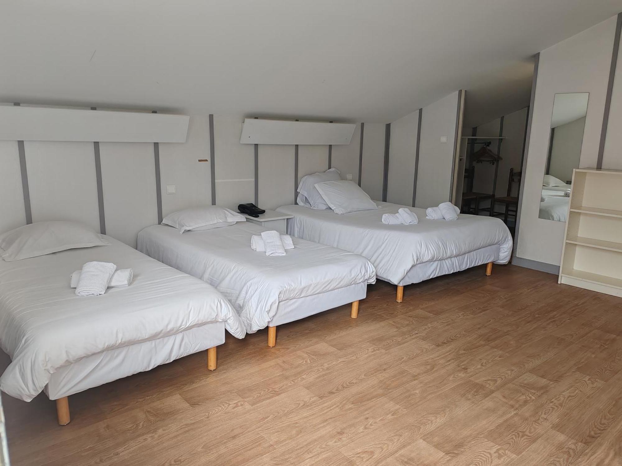 Hotel Marjolaine Roullet Buitenkant foto