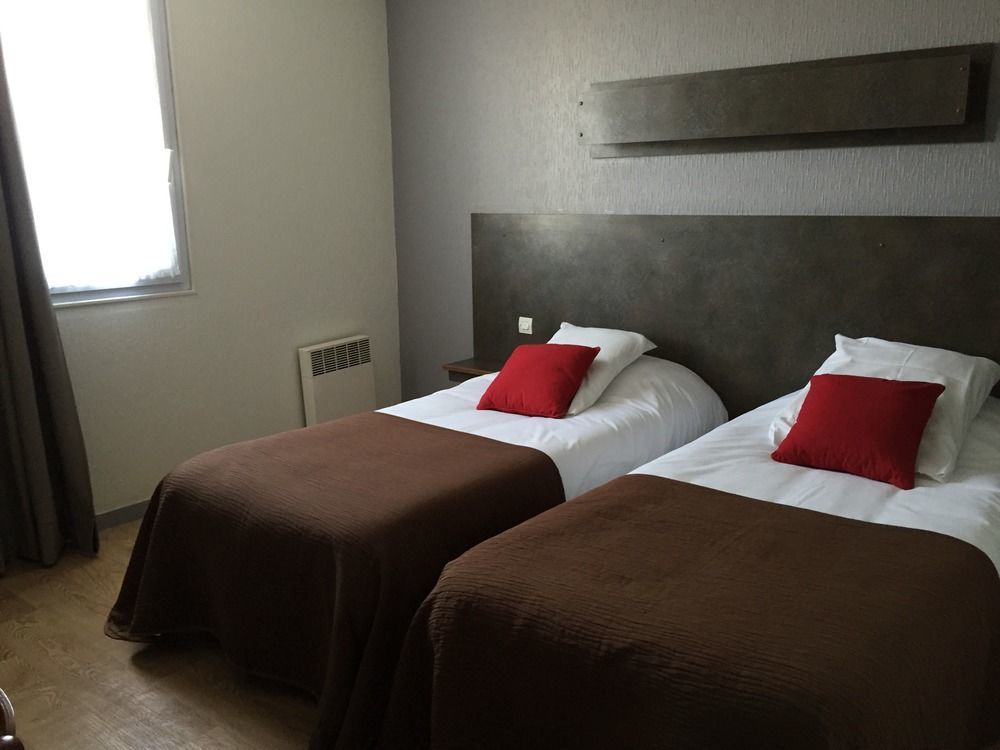 Hotel Marjolaine Roullet Buitenkant foto